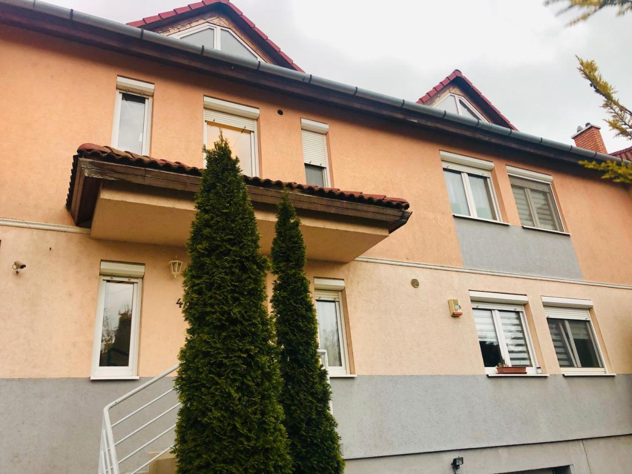 Appartement Akacvirag Apartman à Siófok Extérieur photo