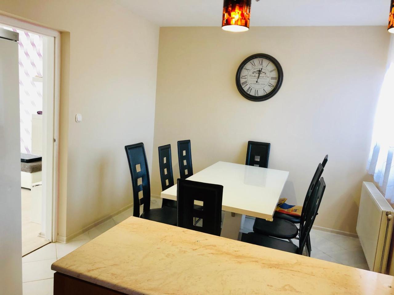 Appartement Akacvirag Apartman à Siófok Extérieur photo